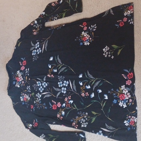 Stradivarius 3/4 Sleeve Button Up Top - Picture 13 of 15